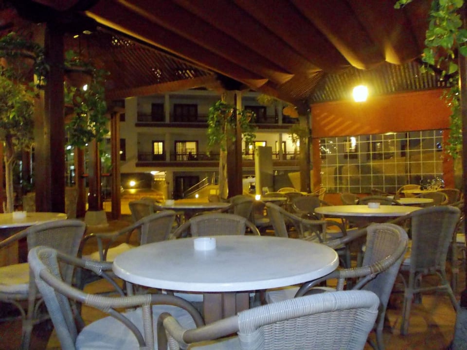 Außenbereich der Snackbar Apartamentos Casablanca