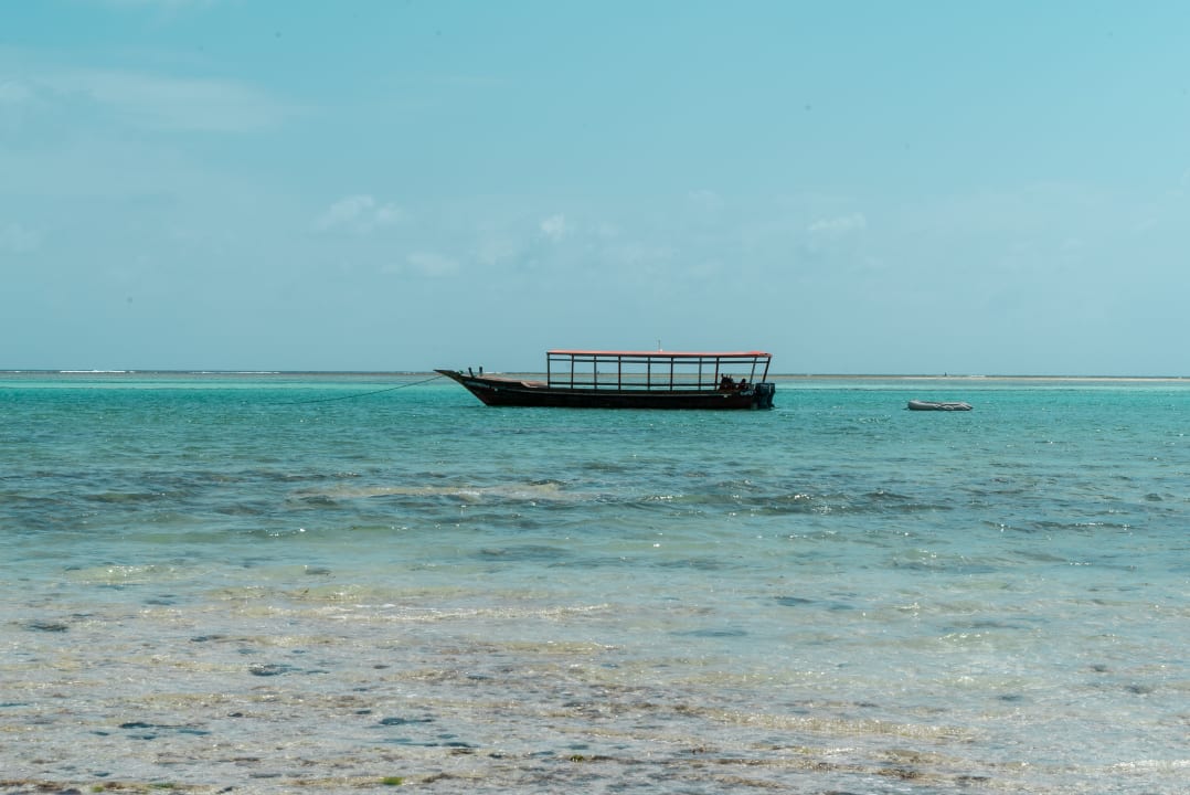 Strand Le Mersenne Zanzibar, Autograph Collection