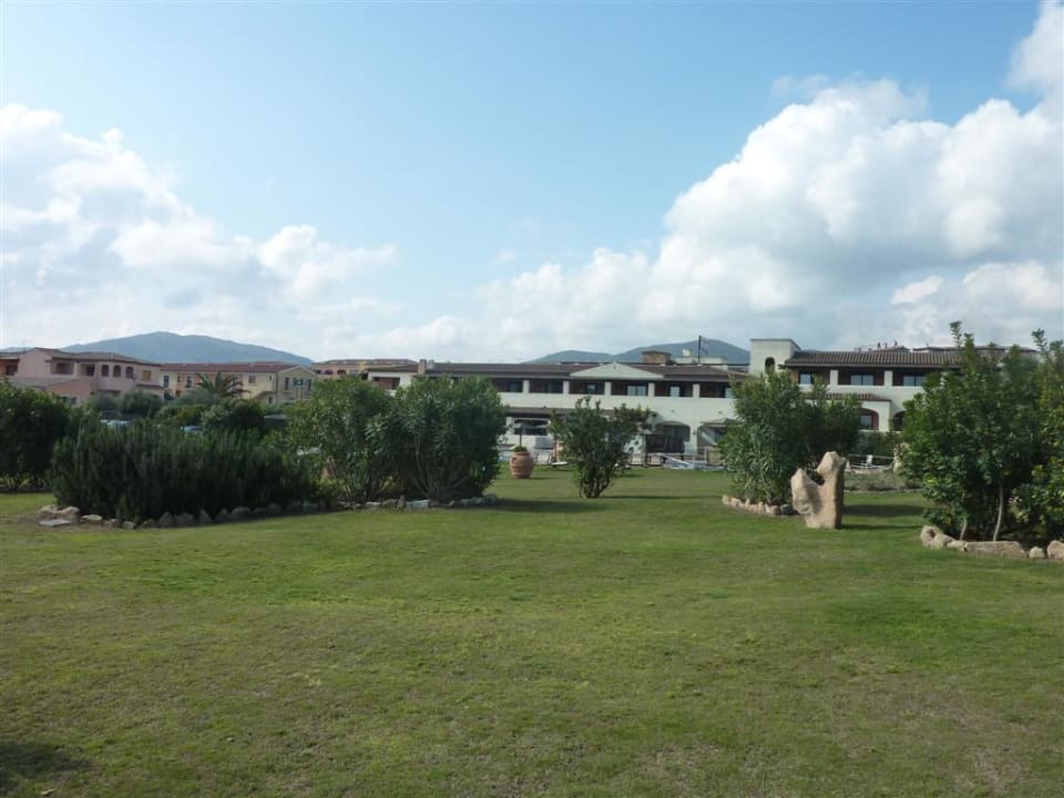 Vue dur l'hotel depuis le jardin Hotel Sa Pedra