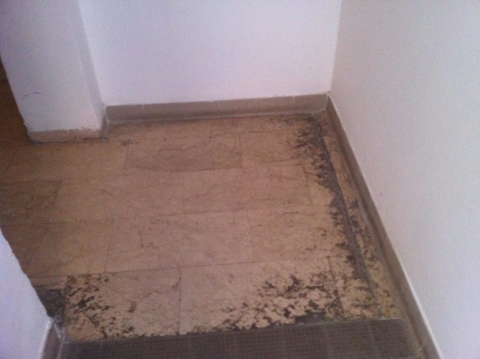 Weg zum Strand (Ausgang Hotel "unten") Hotel Grand Meeting