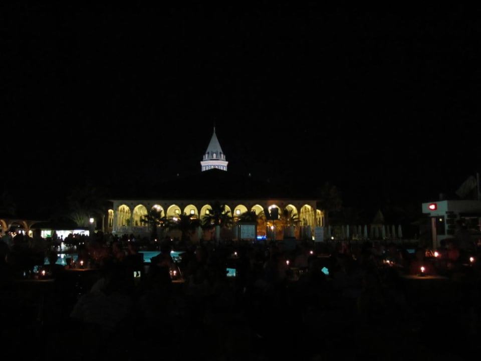 Bei Nacht Ali Bey Club