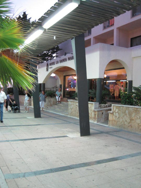 Hoteleingang an der Fußgängerzone La Santa Maria Hotel