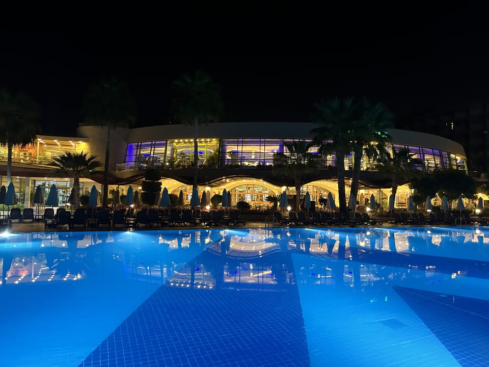 Pool VONRESORT Golden Coast