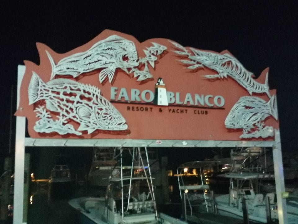 Außenansicht Faro Blanco Resort & Yacht Club