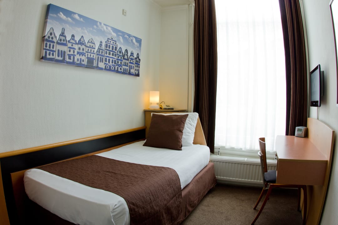 Single room Hotel Nes