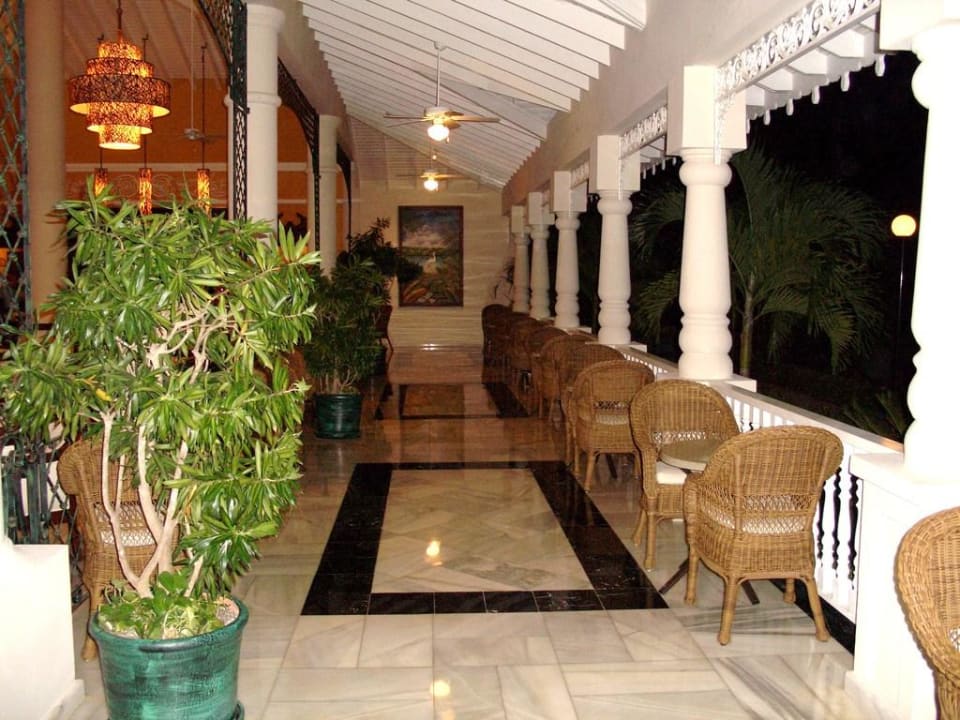 Raucherbereich Lobbybar Bahia Principe Luxury Esmeralda
