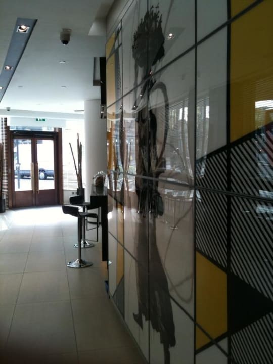 Kunstwerk Hotel H10 London Waterloo