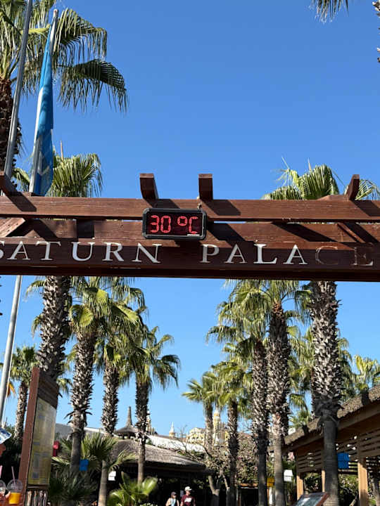 Strand Saturn Palace Resort Hotel