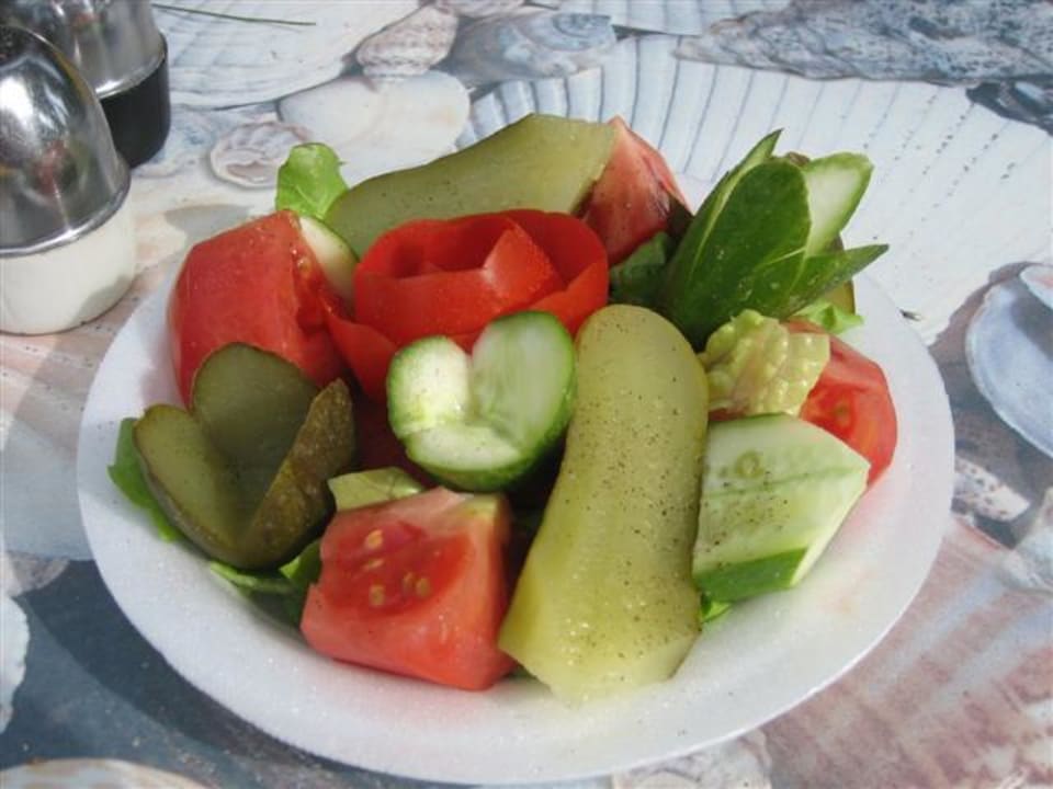 Salatteller von der Poolbar Tusan Beach Resort