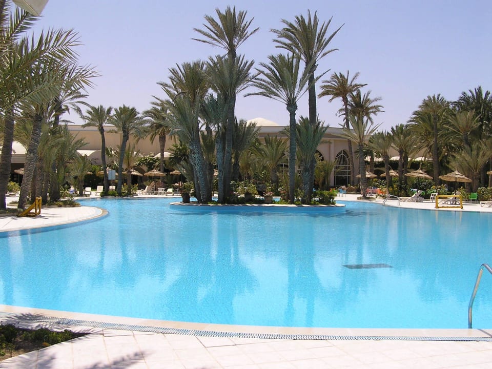 Zweiter Pool Richt. Haupthaus Zita Beach Resort