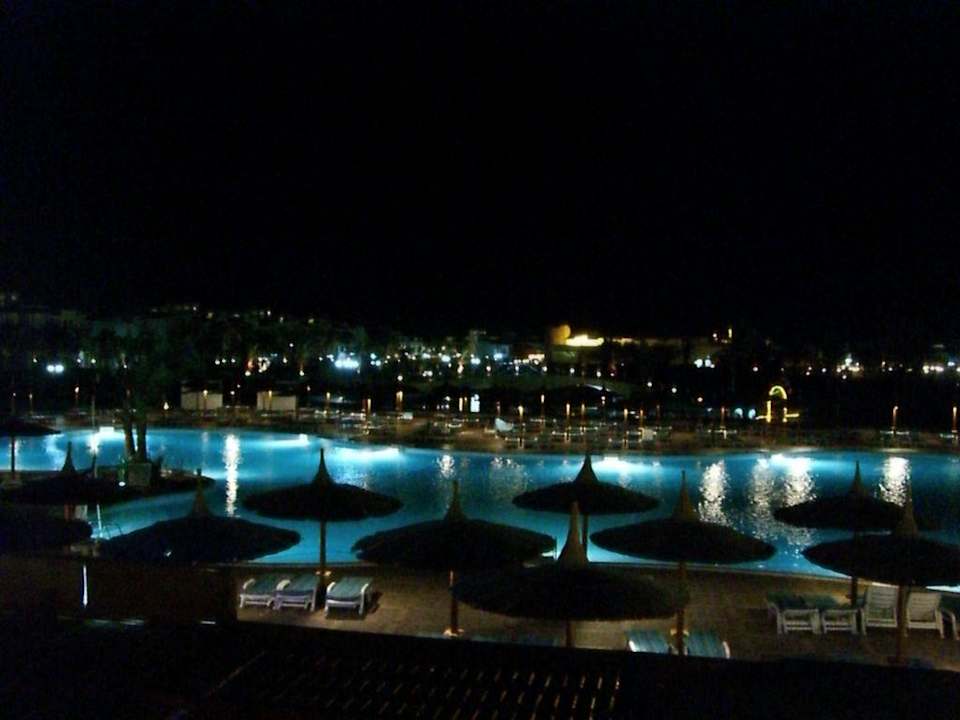 Pool bei Nacht Pickalbatros Dana Beach Resort - Hurghada