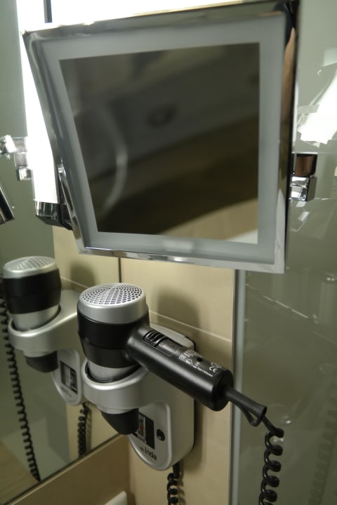 Badzubehör! Hotel Vier Jahreszeiten Lübeck