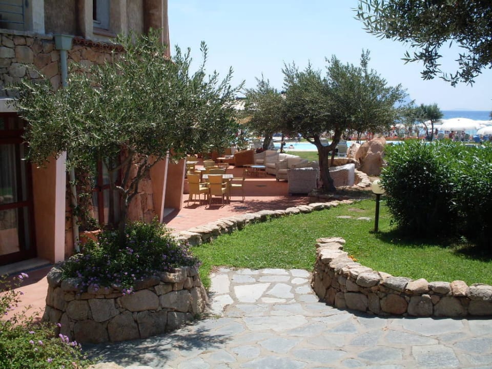 Blick auf Bar und Restaurant  Hotel Resort & Spa Baia Caddinas