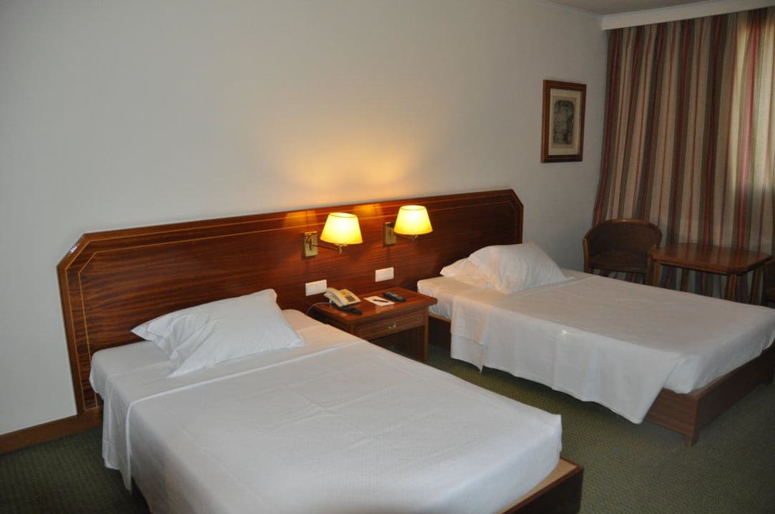 Zimmer im dritten Stock Hotel Real Parque