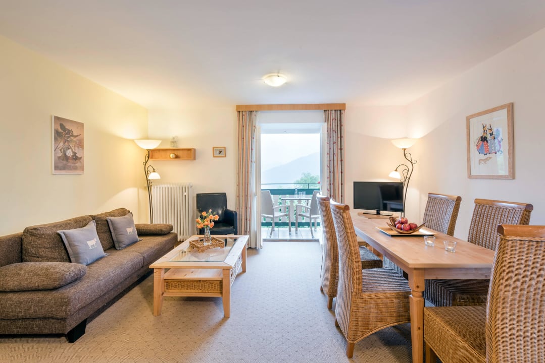 Familienzimmer: Wohnbereich (Beispiel) Berghaus - Der Westerhof Hotel in Tegernsee