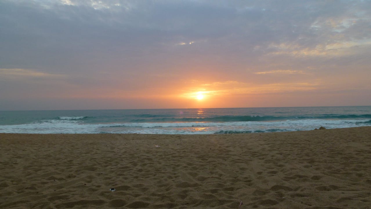 Sonnenaufgang The Fair House Beach Resort