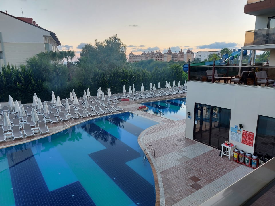 Pool Glamour Resort & Spa