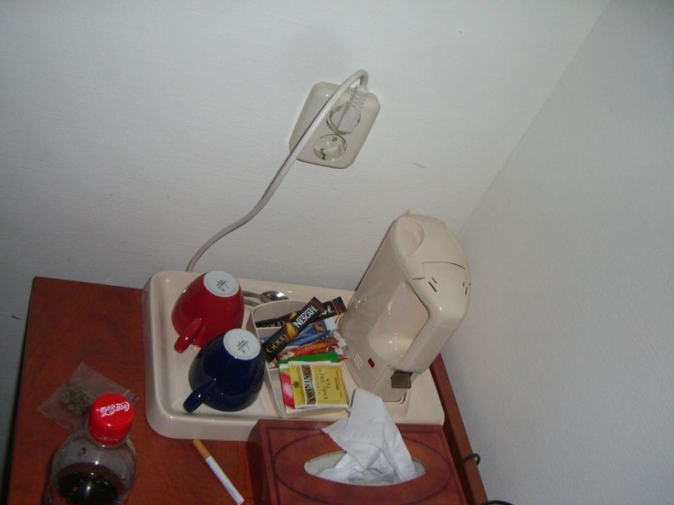 Kaffeebar im Zimmer (pfui) Max Brown Hotel Canal District, part of Sircle Collection