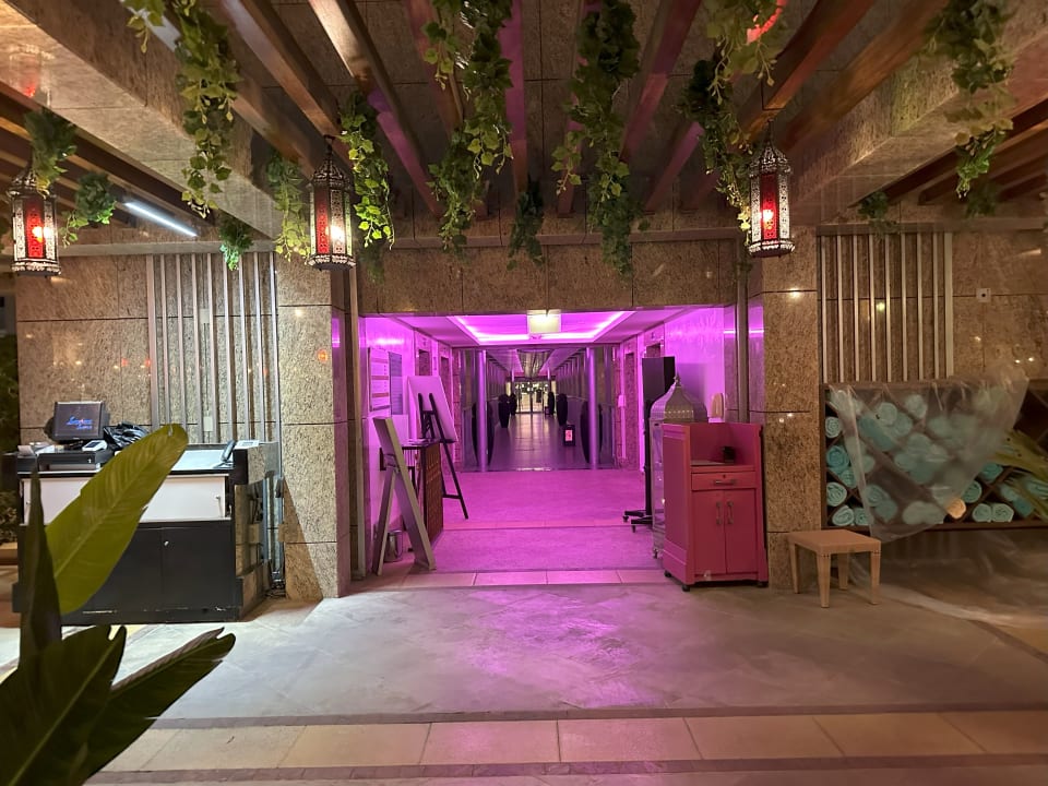 Pool Shangri-La Hotel Dubai