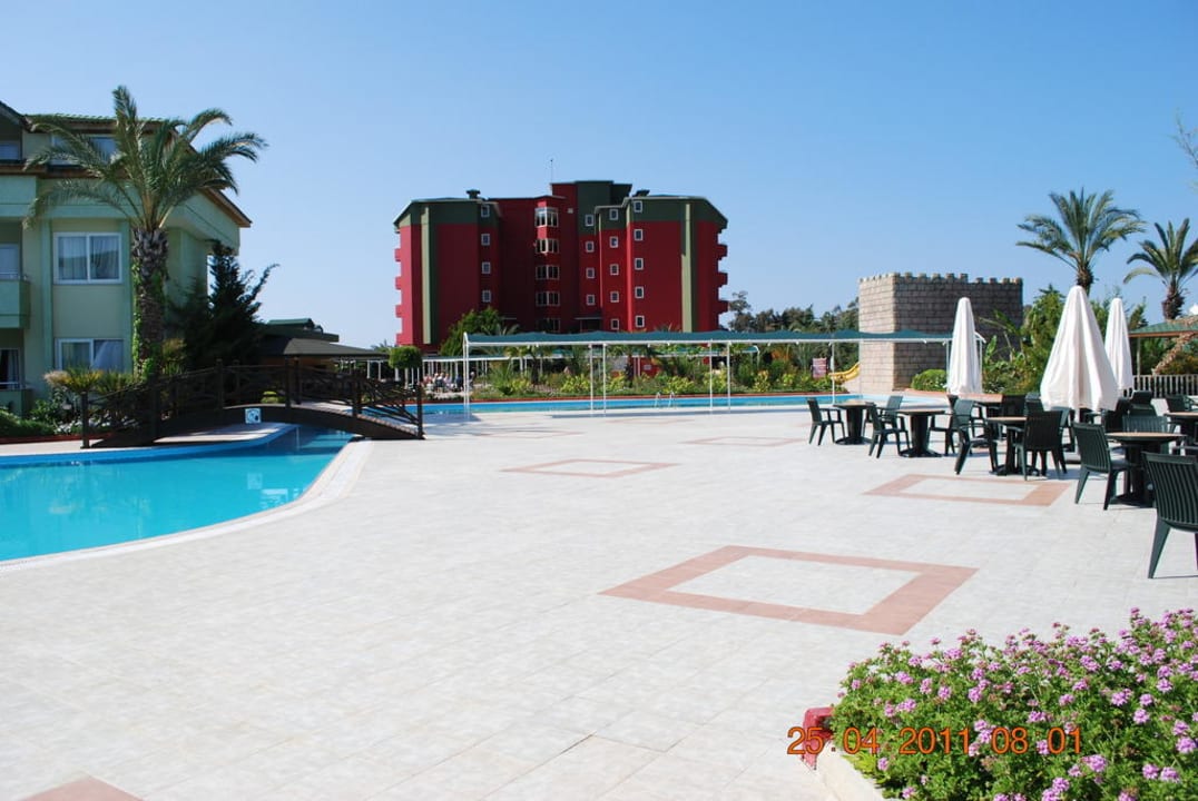 Die Poolanlage ist riesig Aydinbey Gold Dreams