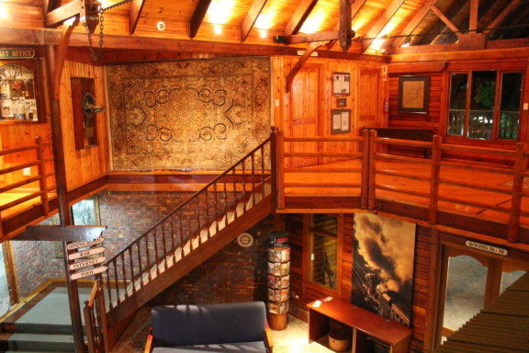 Lobby vollkommen in Holz gestaltet The Graywood Hotel