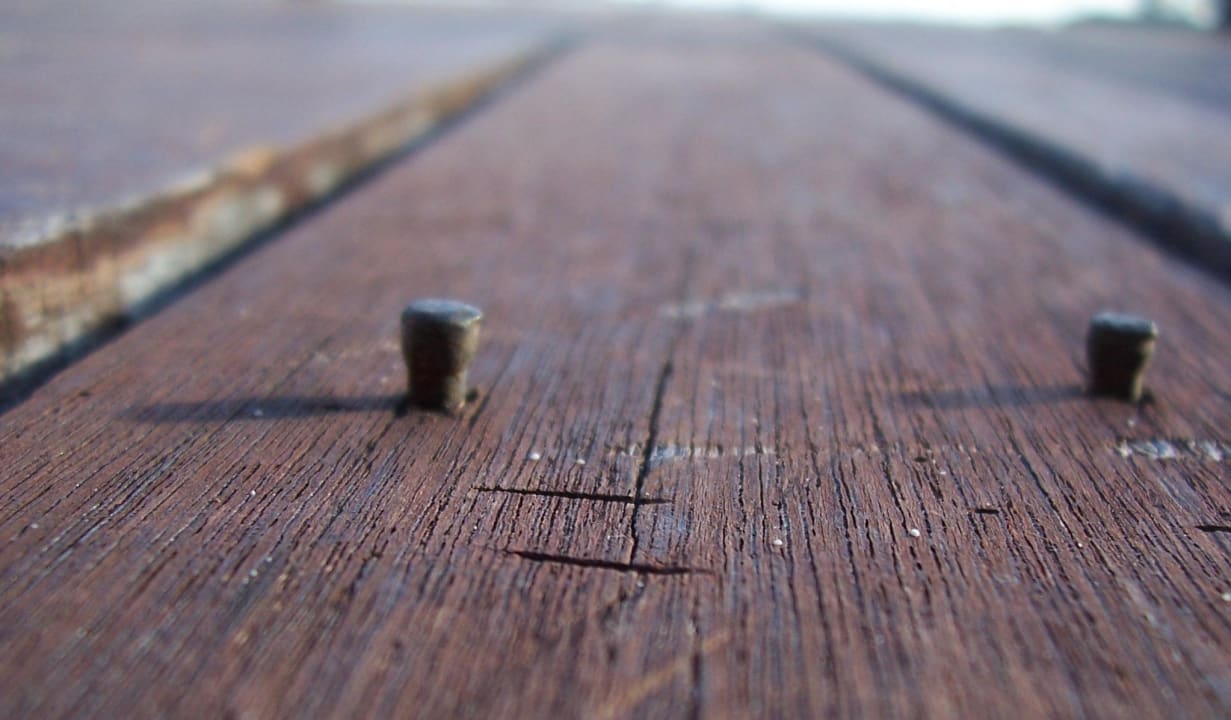 Hervorstehende rostige Nägel Sun Siyam Olhuveli