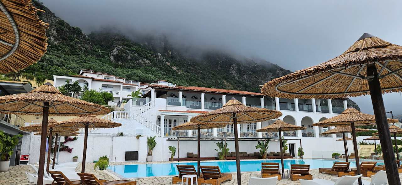 Pool Hotel Pantokrator