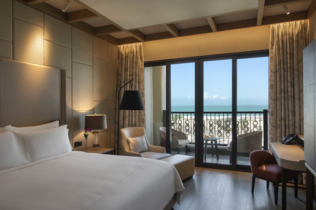 Zimmer Saadiyat Rotana Resort &  Villas
