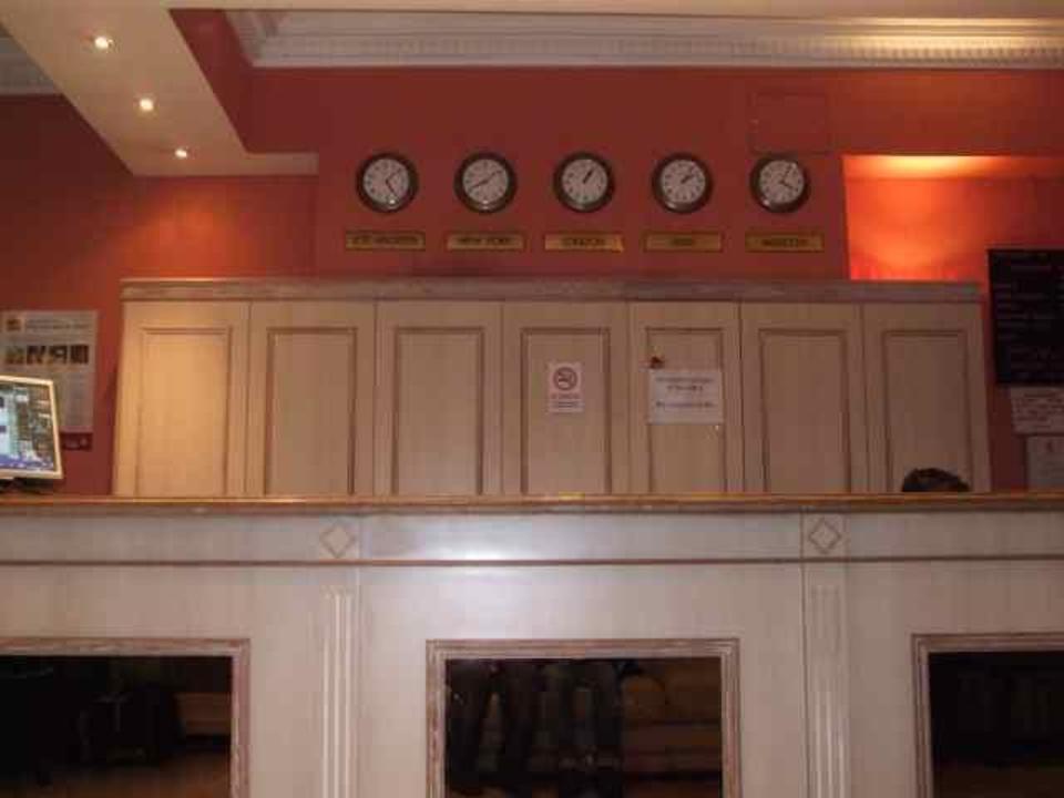 Die Rezeption Hotel Alexandra