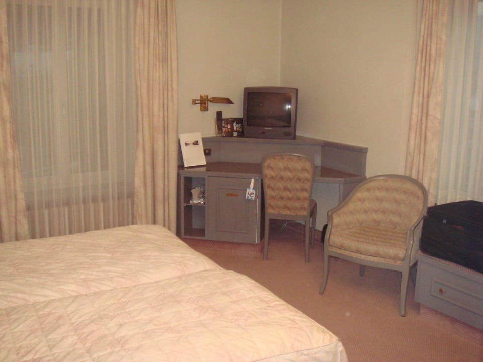 Was es sonst noch im Zimmer gibt Seehotel Waldstätterhof Swiss Quality