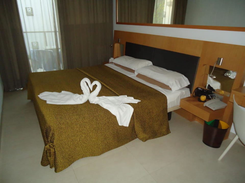 Kompozycja z ręczników R2 Bahía Playa Design Hotel & Spa - Adults Only