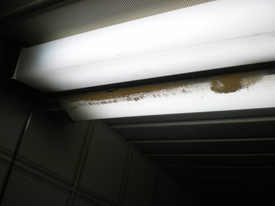 Spiegel im Bad Hotel Tigaki Beach