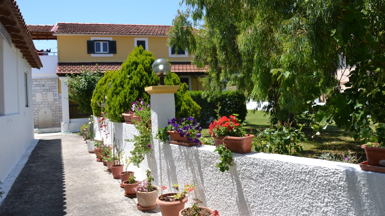 Gartenanlage Apartments Angela Beach