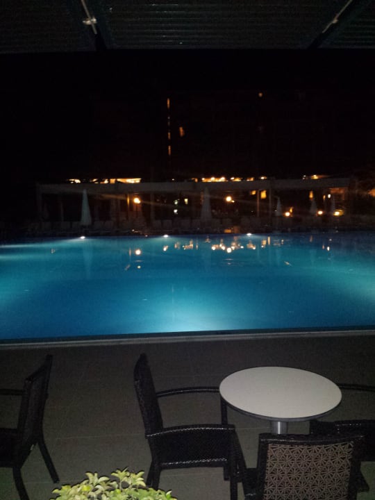 Pool am Abend Sunis Elita Beach Resort & Spa