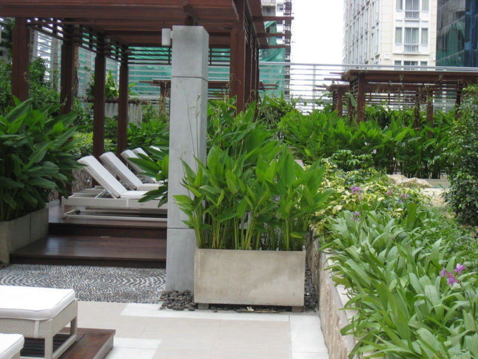 Liegen am Pool Dusit Suites Hotel Ratchadamri, Bangkok