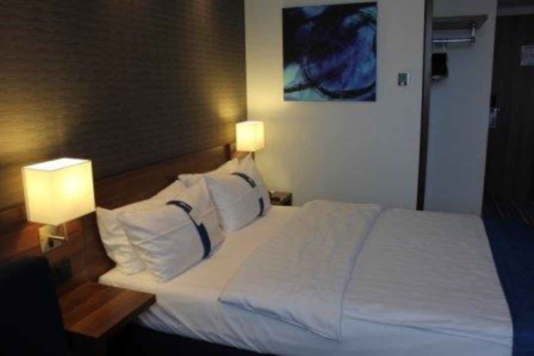 Bett Holiday Inn Express Neunkirchen