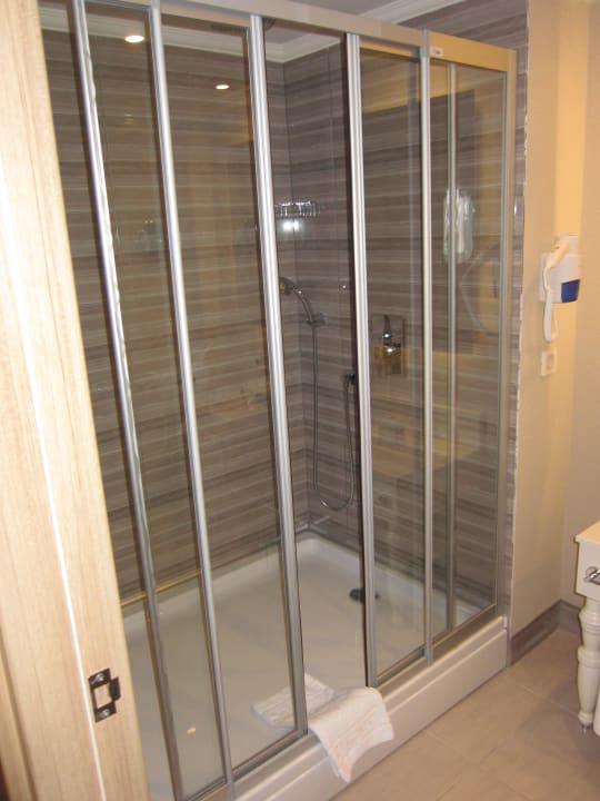 Dusche Hotel Delphin Imperial