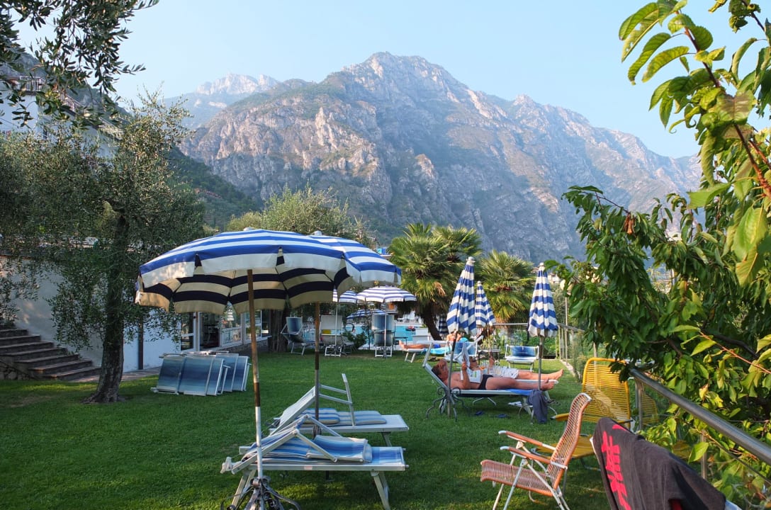 Liegewiese Hotel Riviera