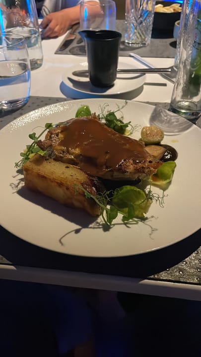 Gastro Saadiyat Rotana Resort &  Villas