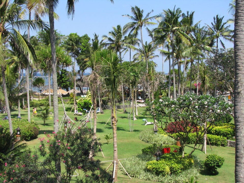 Traumhafte Gartenanlage Hyatt Regency Bali