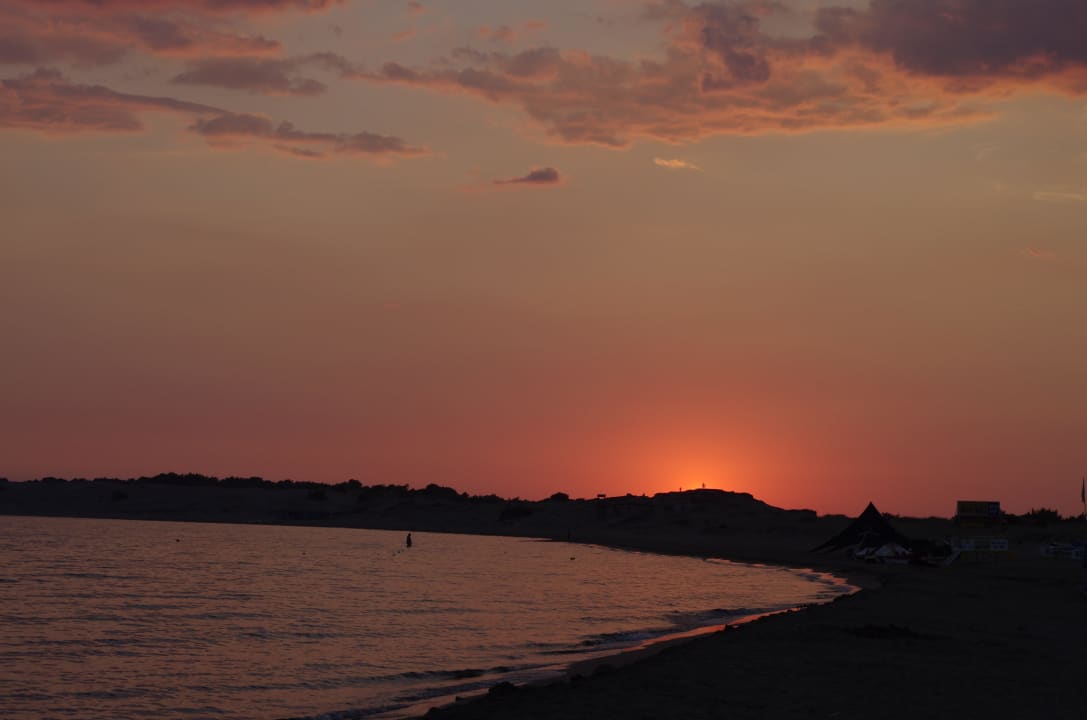 Plaża - zachód słońca Sandy Beach Resort
