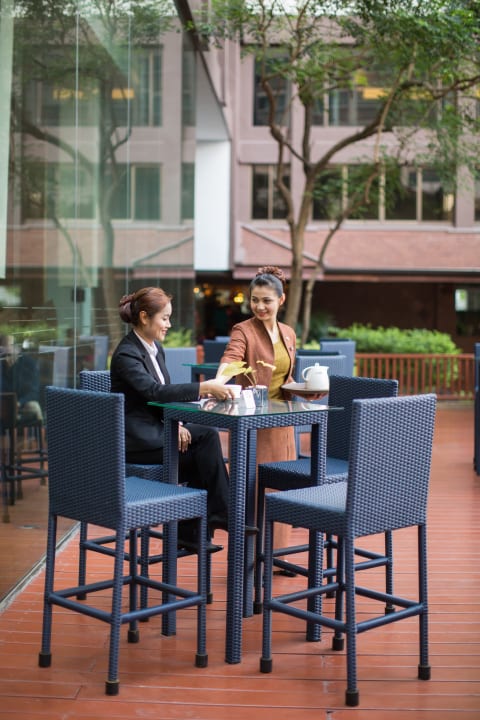 Gartenanlage Ramada Plaza by Wyndham Bangkok Menam Riverside
