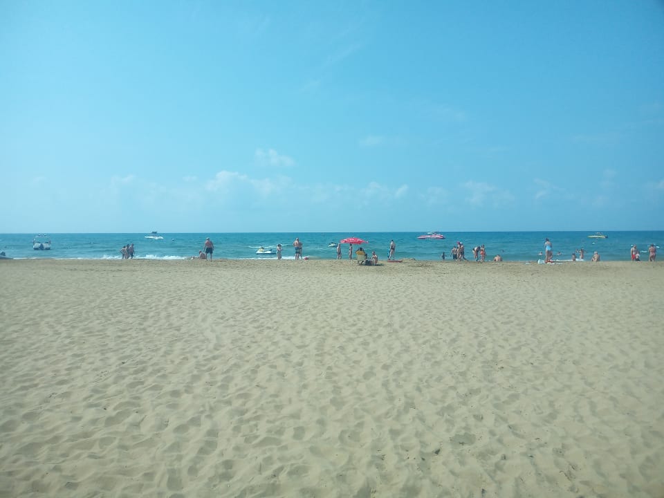 Strand Dream World Palace Hotel