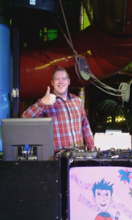 Nils beim letzen Abend DJ  Center Parcs Park Nordseeküste