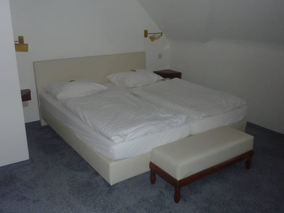 Bequemes Doppelbett Gasthaus Hotel Backmulde