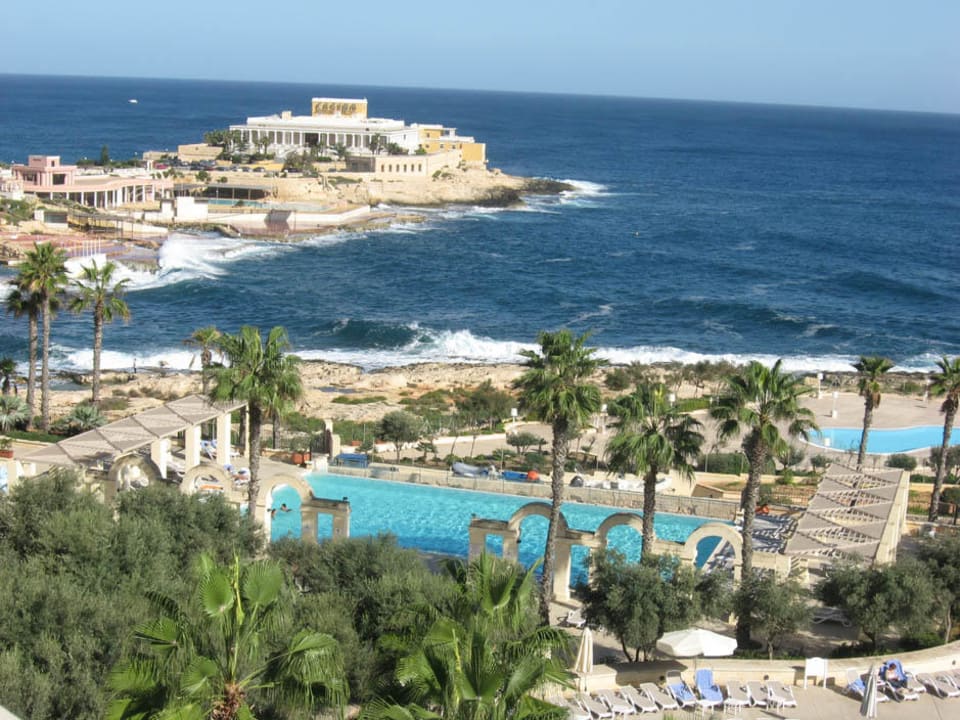 Pool Hilton Malta