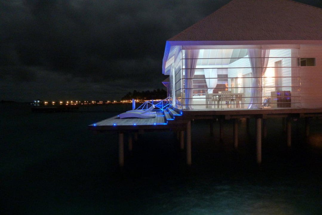 Wasservillen by Night Diamonds Thudufushi