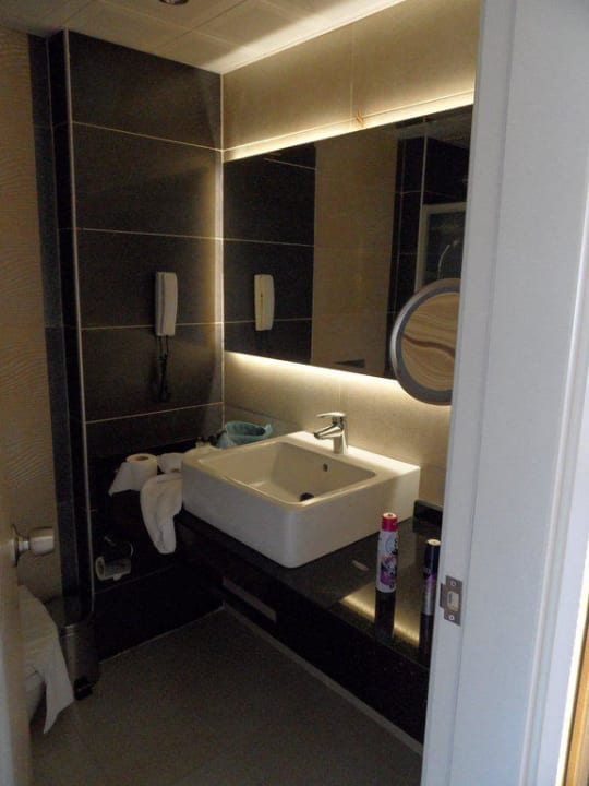 WC Kaila Beach Hotel