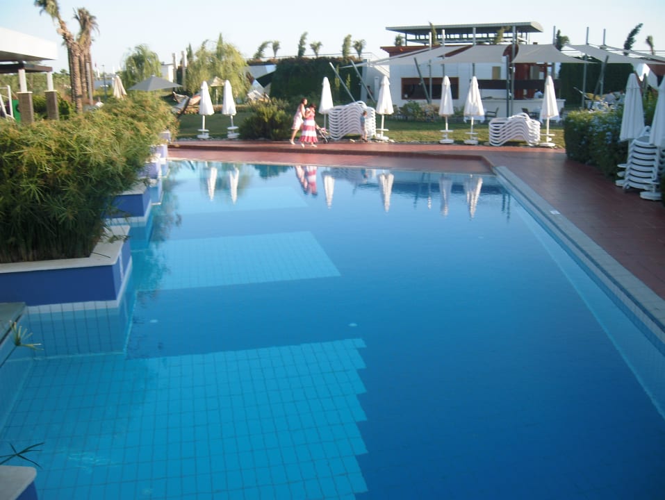 Pool am Abend TUI BLUE Xanthe