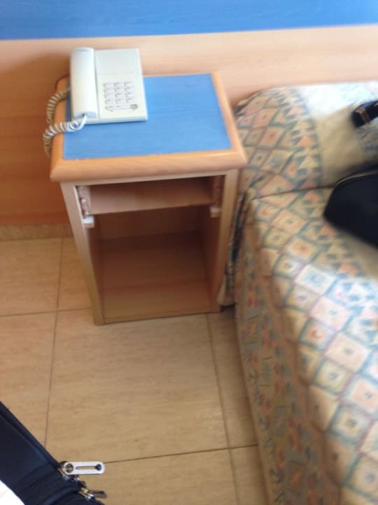 Deutliche Mängel am Möbeliar Ahoi! Urban Beach Hotel